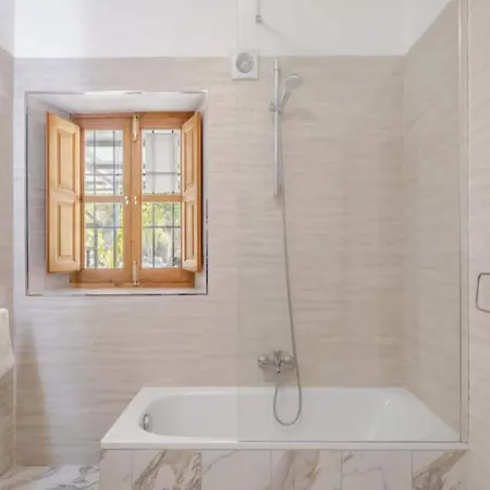 别墅 5-bedroom With Pool, Swimjet And Jacuzzi *