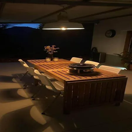 5-bedroom With Pool, Swimjet And Jacuzzi Comares