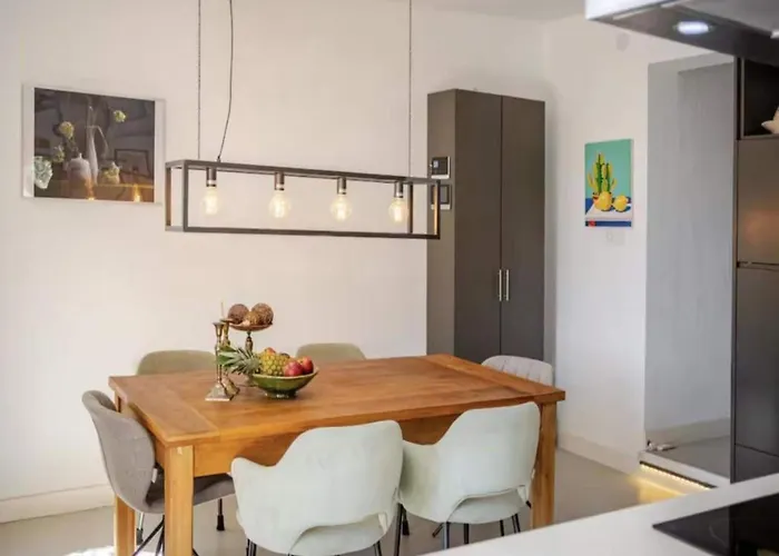 5-bedroom With Pool, Swimjet And Jacuzzi וילה