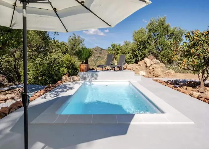 5-bedroom With Pool, Swimjet And Jacuzzi * Comares