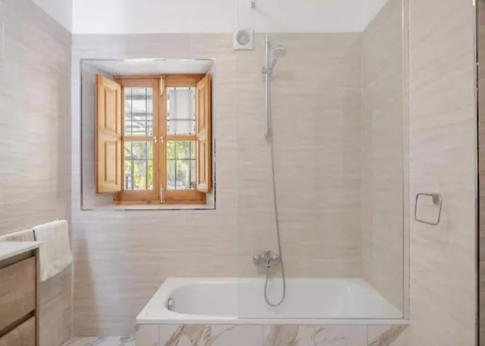 וילה 5-bedroom With Pool, Swimjet And Jacuzzi *